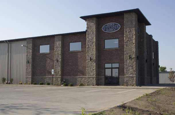Hiawatha, IA, Retail Store, Eastern Iowa Building Inc., Lester Buildings