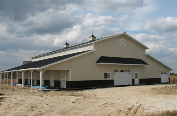 Wilmington, IL, horse stable, Ivan Hovden, Lester Buildings