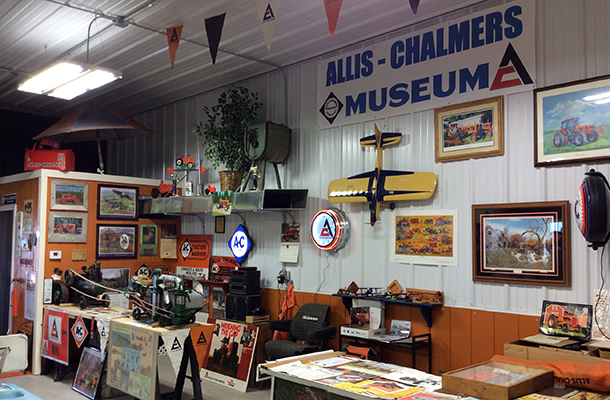 Palmer, IA, Allis Chalmers storage and display, antique tractor storage, shop, Tom Will Contractor Inc, Lester Buildings