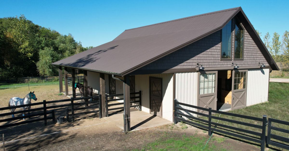 Must-Have Amenities in a Modern Horse Pole Barn